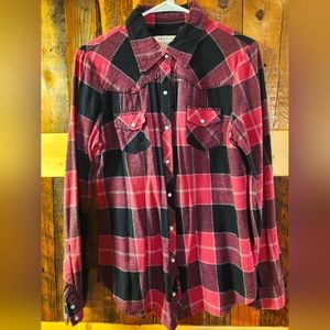 Flannel long sleeve button up shirt